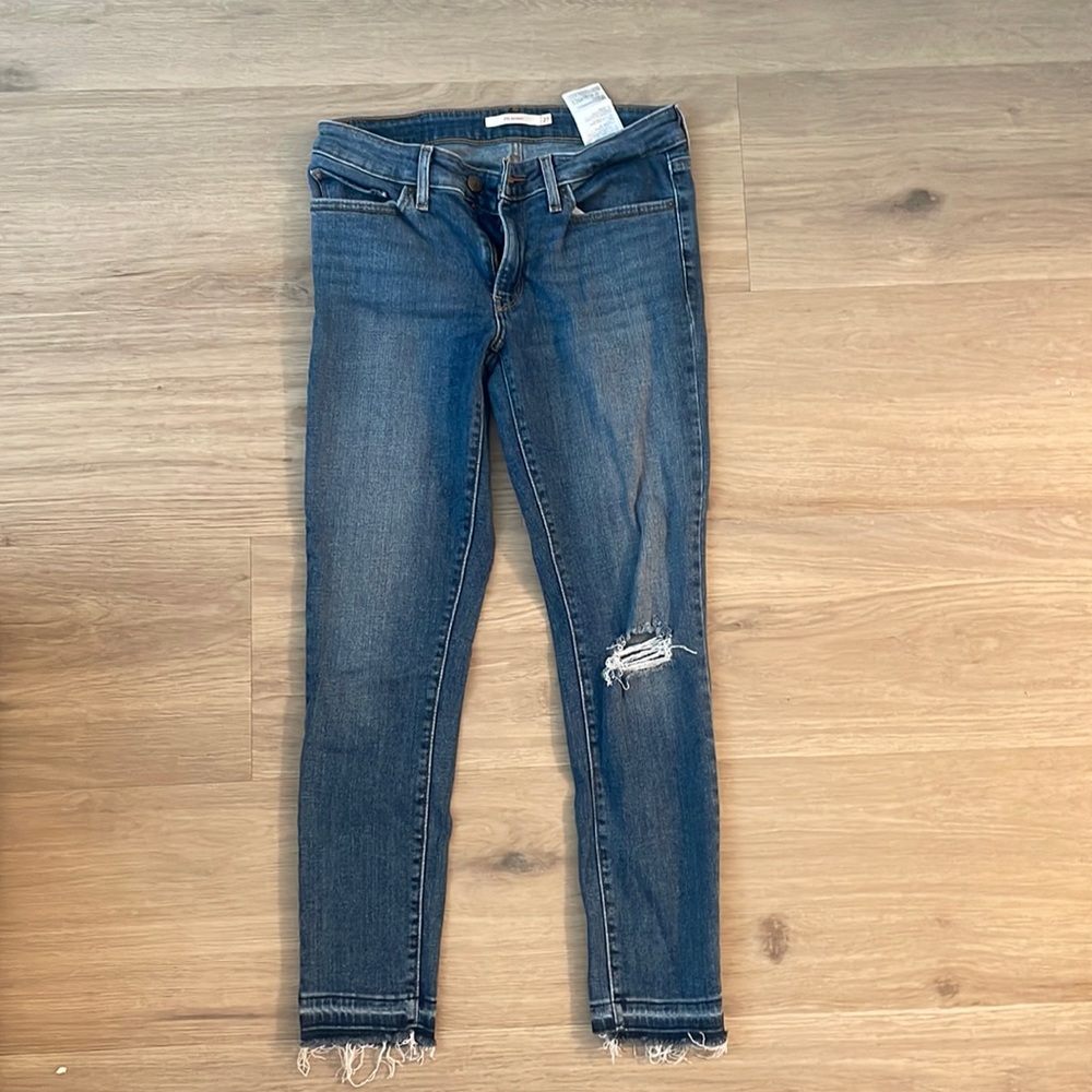 711 Levi’s skinny. Like new.